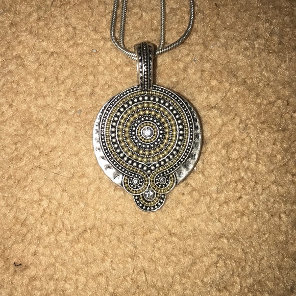 Necklace - Picture 2 of 3